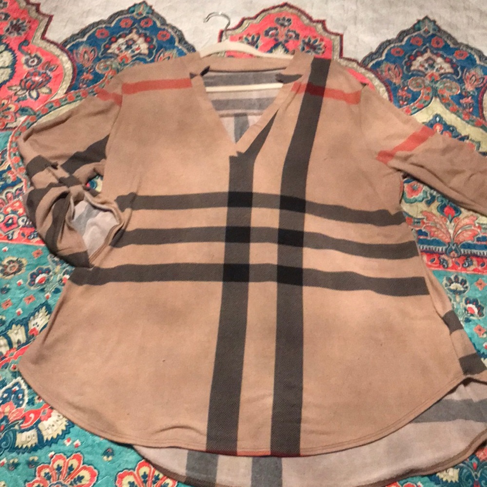 SOLD Women’s long sleeve shirt